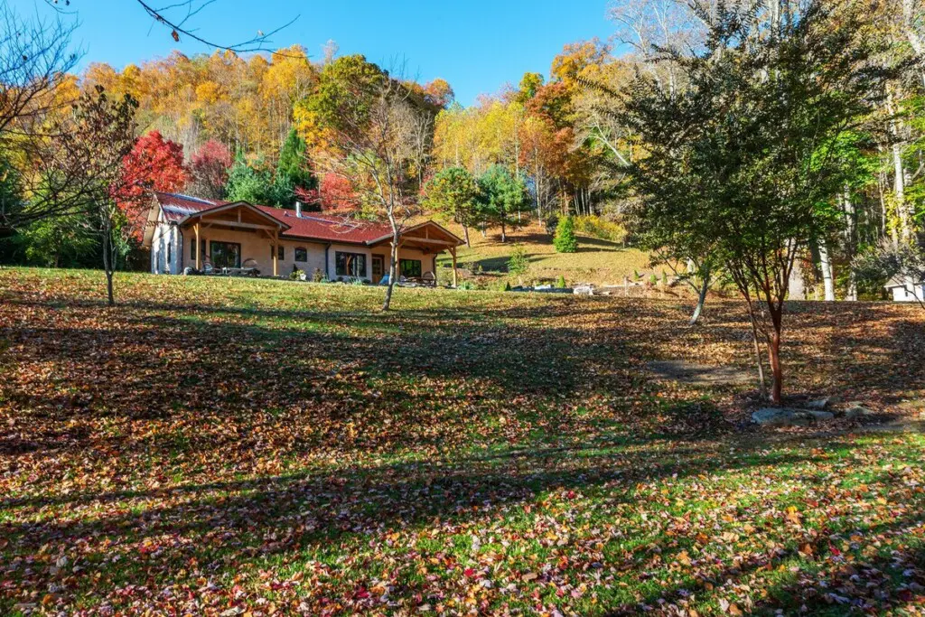 original 52167852 1538656144.jpg