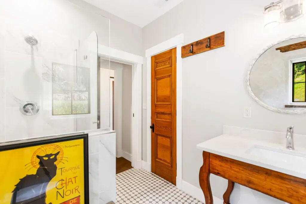 original 52167852 1538665766.jpg