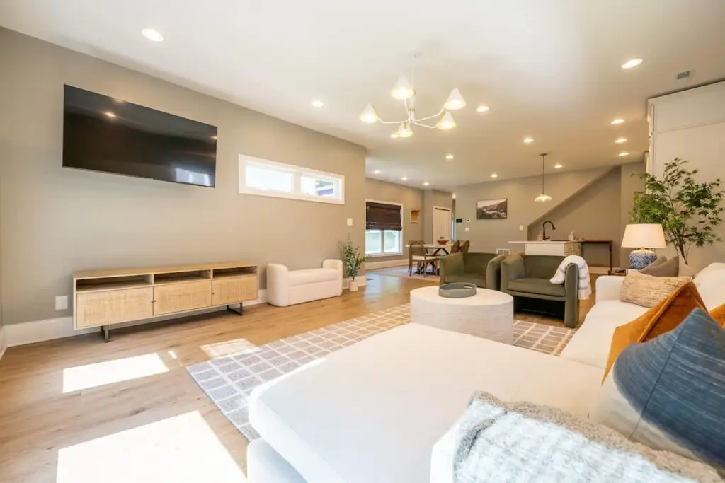 66eef41b33005400117c4fa1 896381601572648216 1666595910