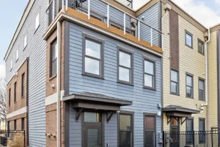 bac0eedb dd70 4f 0tNyu 4