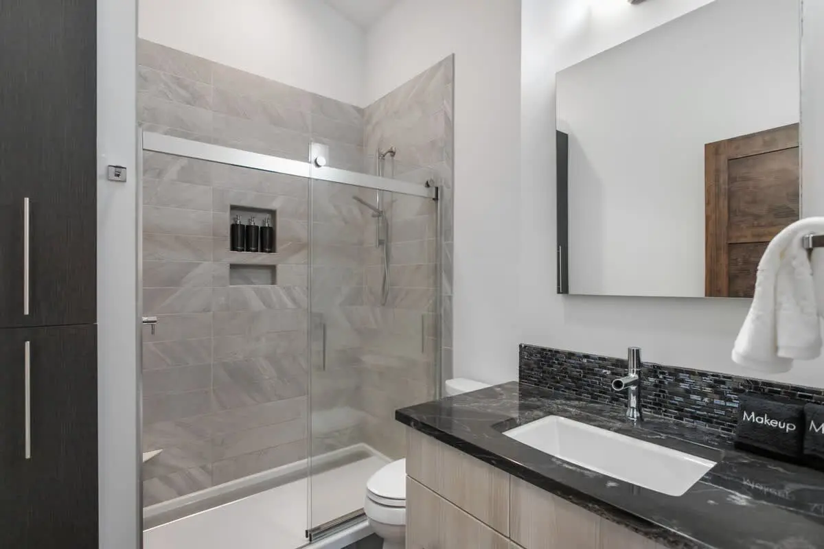 5bc63996 ecdd 48 R22ij.jpg