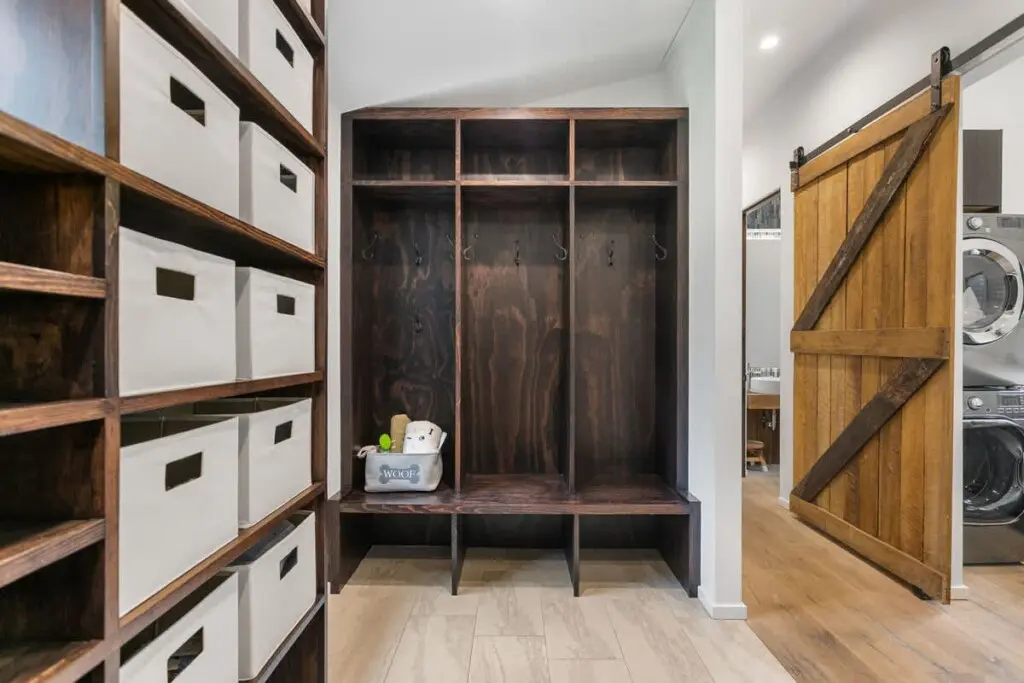 a84f2af5 8ea0 44 LNoI