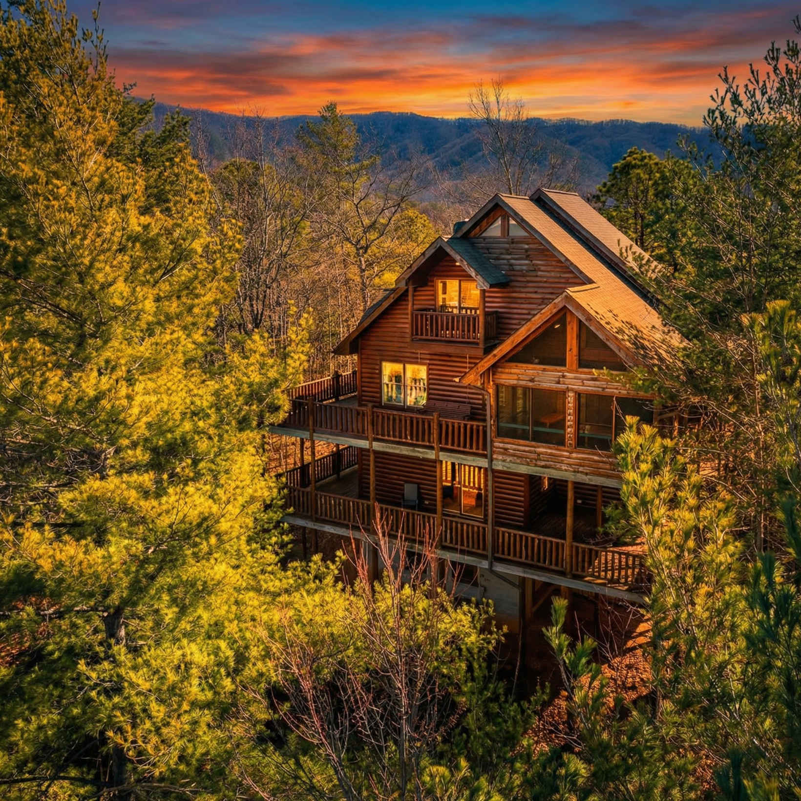 Edge Park Lodge with four ensuites and stunning views in Sevierville, Tennessee