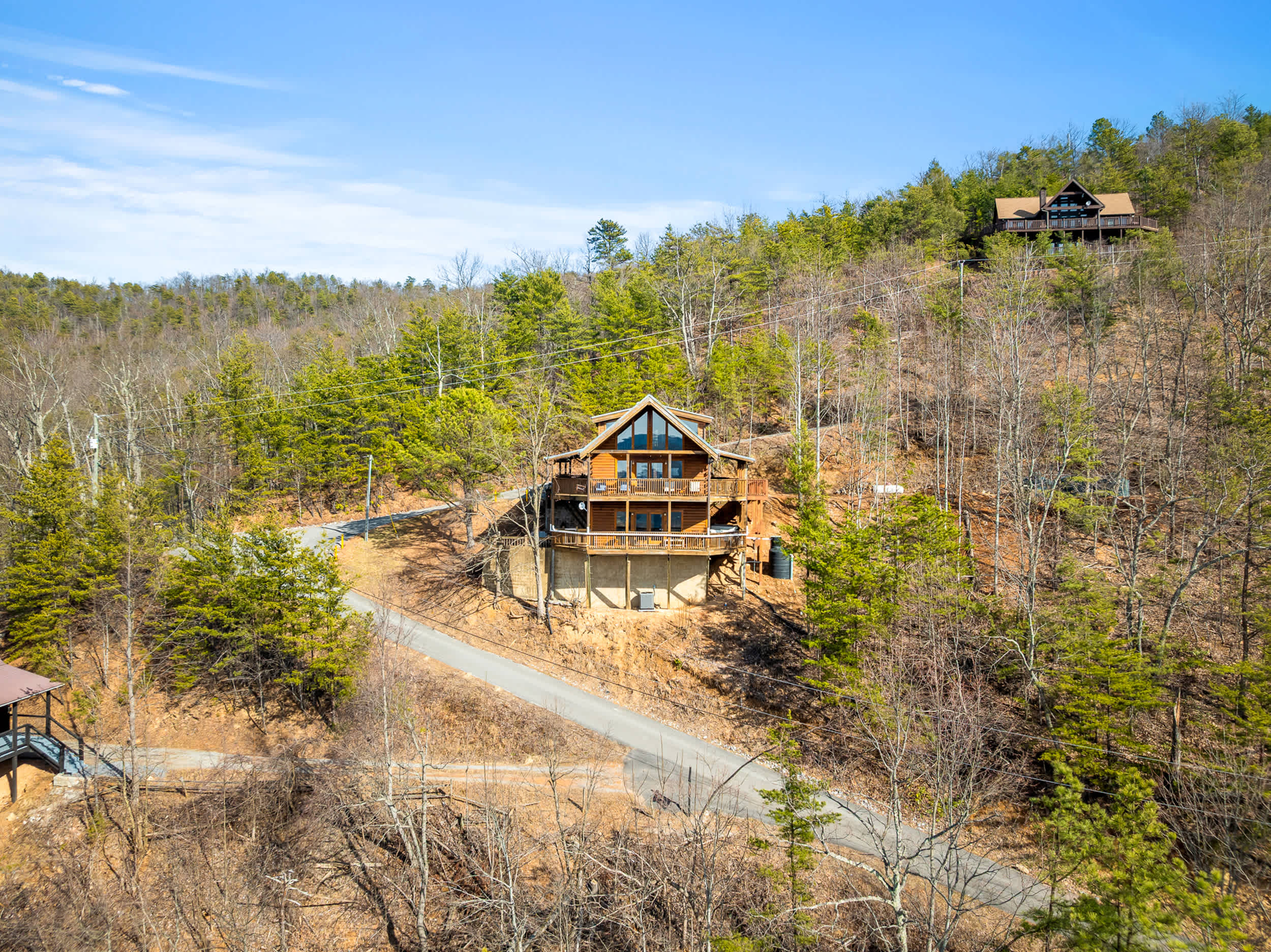 Edge of Glory Cabin with mountain views, hot tub and BBQ in Pigeon Forge, Tennessee