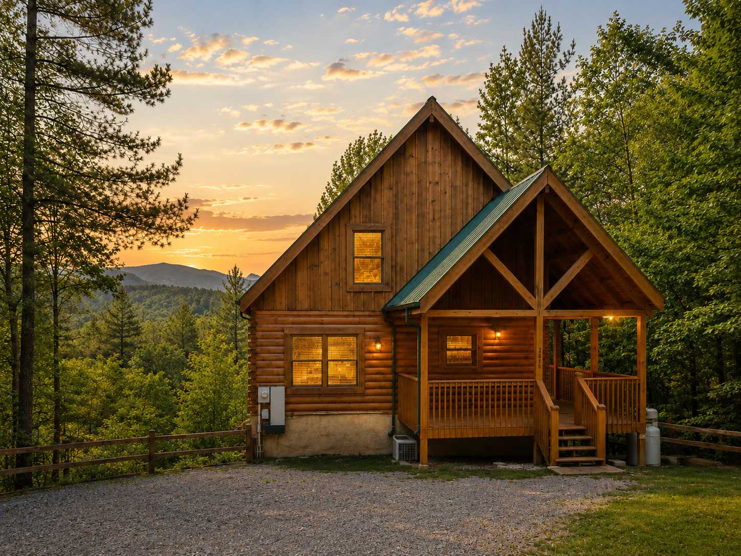 Dolly's View Lodge with games, hot tub and best views in Sevierville, Tennessee